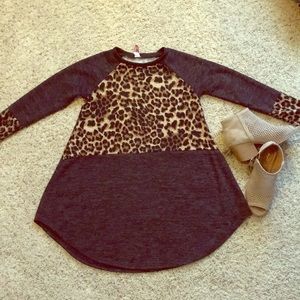 Super Soft Half Leopard Print 3/4 Length Top Sz S